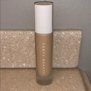 Fenty Beauty Pro Filt’r Matte Foundation
